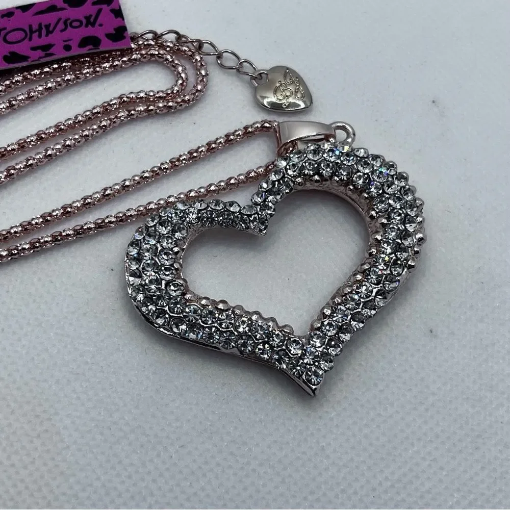 NECKLACE! Betsey Johnson Crystal Heart Pendant w/ “Rosegold” chain BNWT - Picture 1 of 8